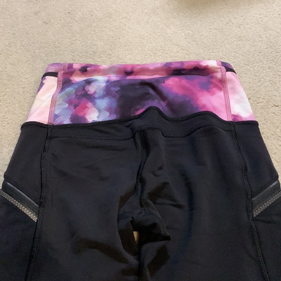 Lululemon leggings with pockets - Picture 2 of 4